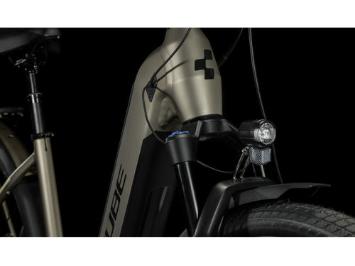 Cube Kathmandu Hybrid Pro 625 | Easy Entry